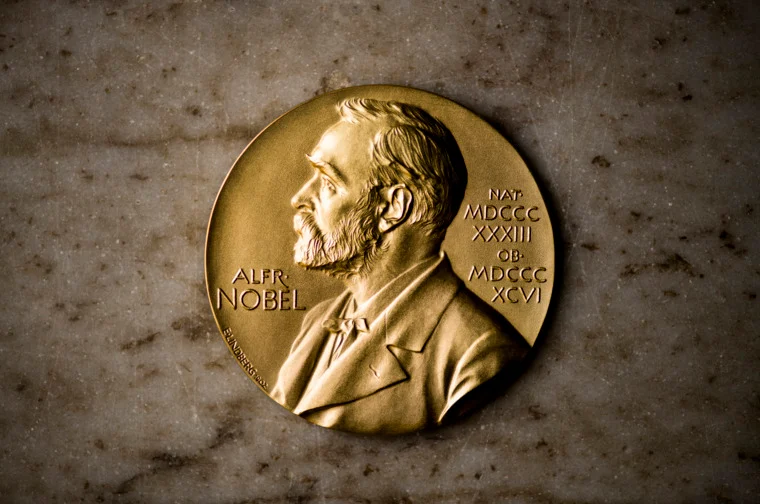 Getting Older, Crossing Disciplines: What Nobel Prize Data Reveal