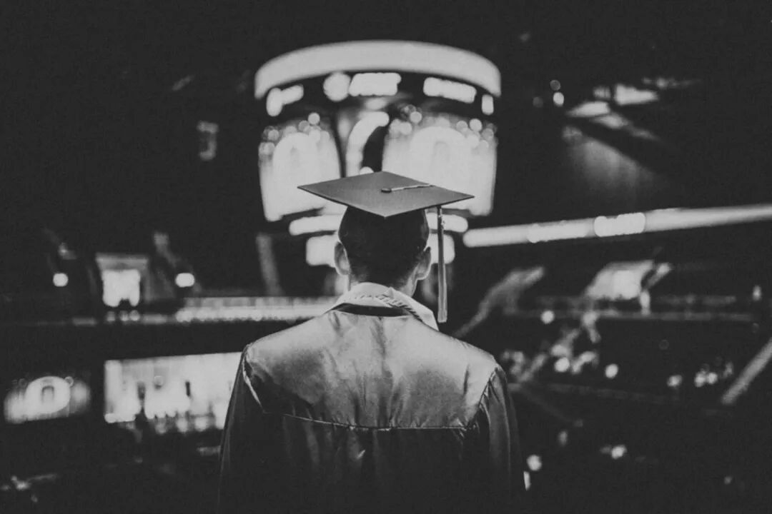 Survey: 34% Say University Education Isn’t Worth It